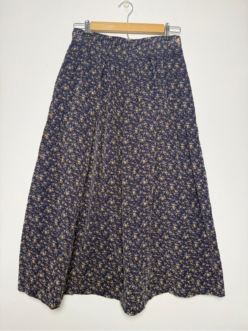 Vintage Charter Club Classic Navy Floral A-Line Corduroy Skirt